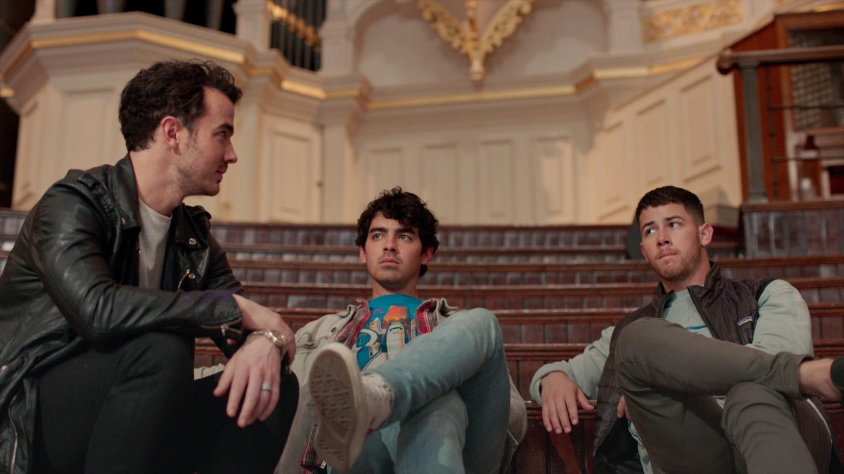 Fondo de pantalla de la película Jonas Brothers: Persiguiendo la felicidad en Cliver.tv gratis